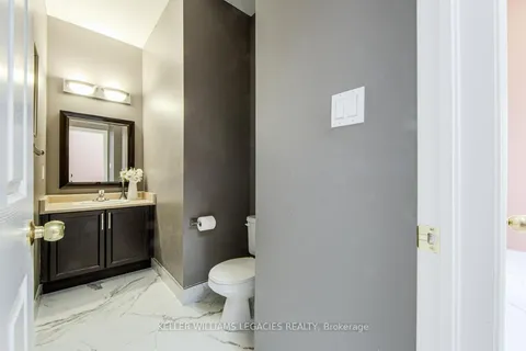 93 Chateau Drive, Vaughan, ON L4H 3B3