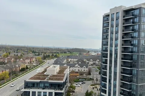 Condo Apt 1 bedroom 2 bathroom at 10 Gatineau Dr in Vaughan - MLS# N11976486