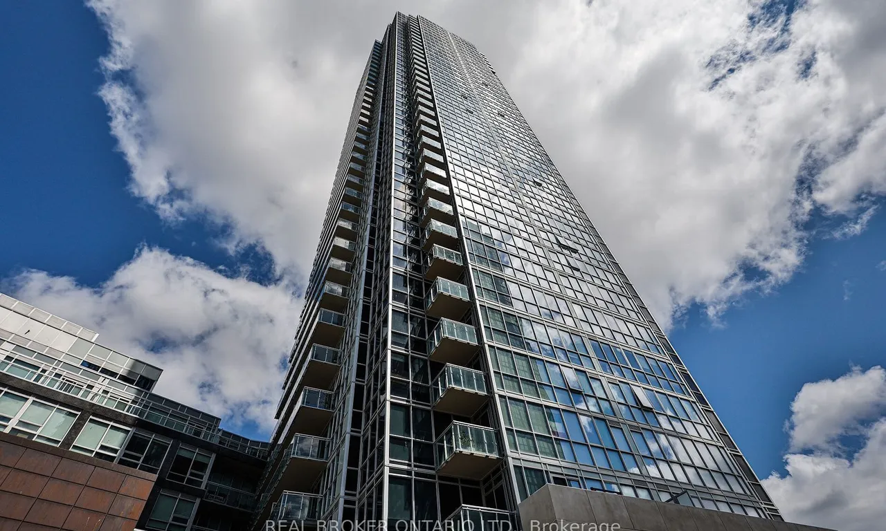 Condo Apt 1 bedroom 2 bathroom at 2916 Highway 7 in Vaughan - MLS# N11976642