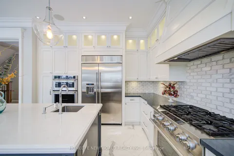 25 Payson Avenue, Vaughan, ON L4J 8K1