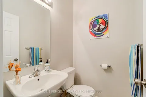 707 John Cole Court, Newmarket, ON L3Y 5V7