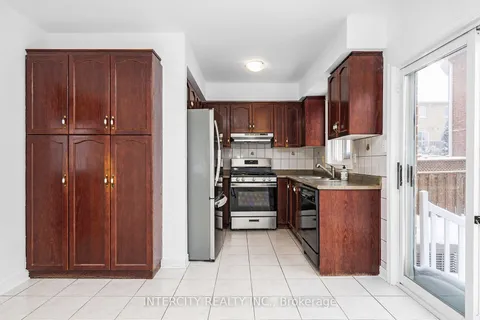 77 Foxchase Ave, Vaughan, ON L4L 9H5