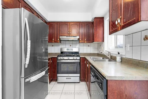 77 Foxchase Ave, Vaughan, ON L4L 9H5