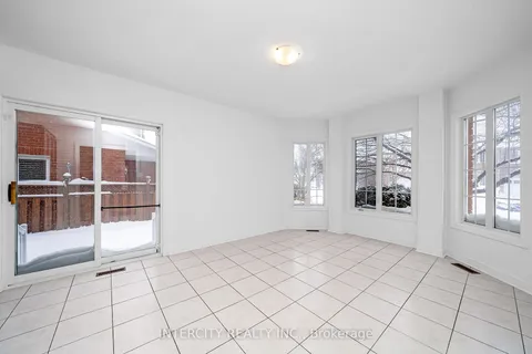 77 Foxchase Ave, Vaughan, ON L4L 9H5