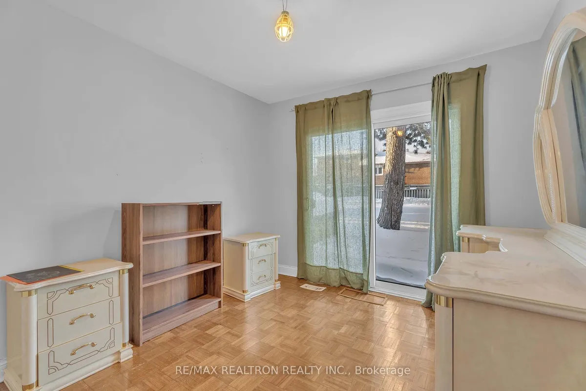 114 Weldrick Road, ON L4C 3V1