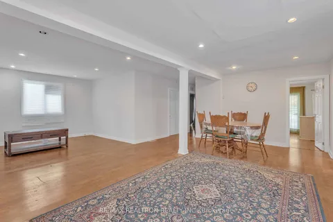 114 Weldrick Road, Richmond Hill, ON L4C 3V1