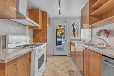 114 Weldrick Road, Richmond Hill, ON L4C 3V1