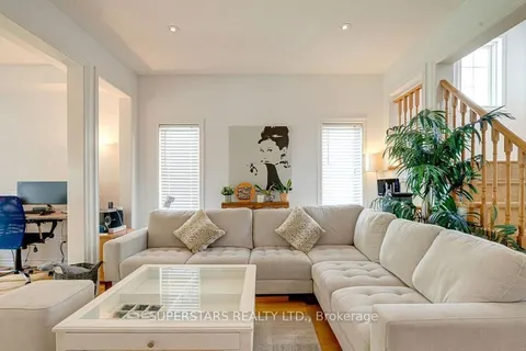 16 Rawlings Avenue, Richmond Hill, ON L4S 1B4