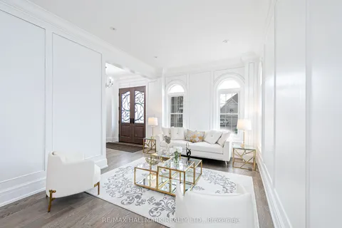 42 Oatlands Crescent, Richmond Hill, ON L4C 9P2