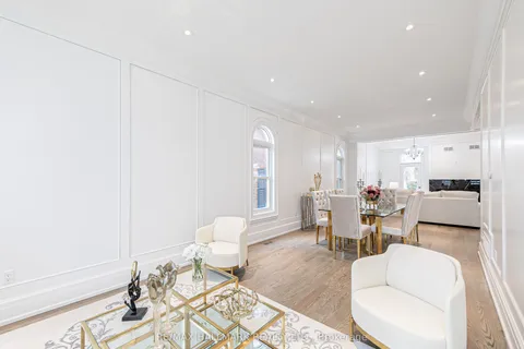 42 Oatlands Crescent, Richmond Hill, ON L4C 9P2