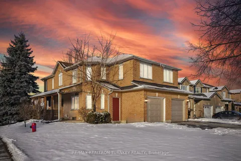 551 Carberry St, Newmarket, ON L3X 2A7
