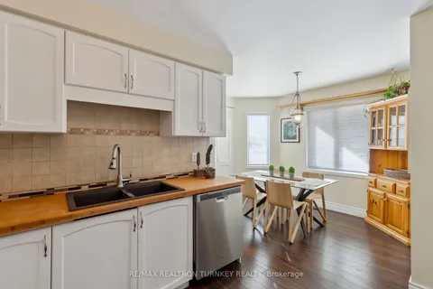 551 Carberry St, Newmarket, ON L3X 2A7