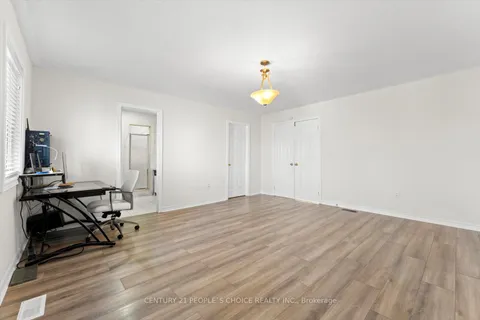 26 Rainbow Court, Georgina, ON L4P 3Z6