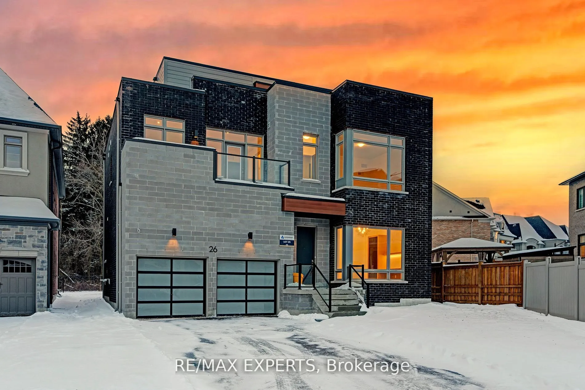 26 Night Sky Court, Richmond Hill, ON L4C 2R4