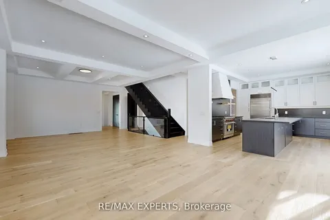 26 Night Sky Court, Richmond Hill, ON L4C 2R4