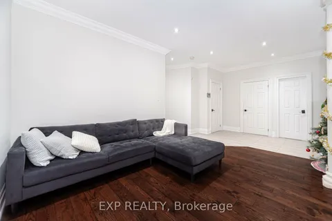 51 Michelle Drive, Vaughan, ON L4L 9B8