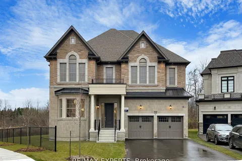 32 Night Sky Court, Richmond Hill, ON L4C 2R4