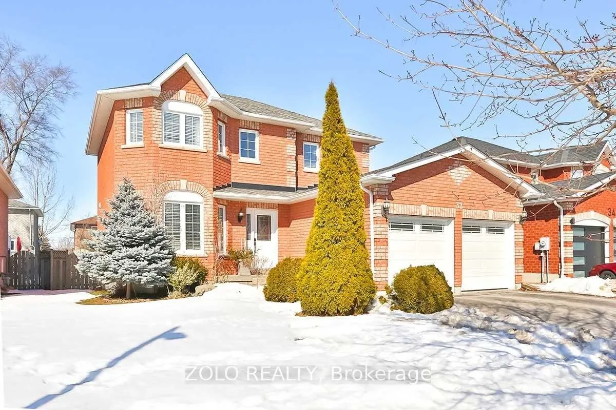 32 Amberview Drive, Georgina, ON L4P 3X8