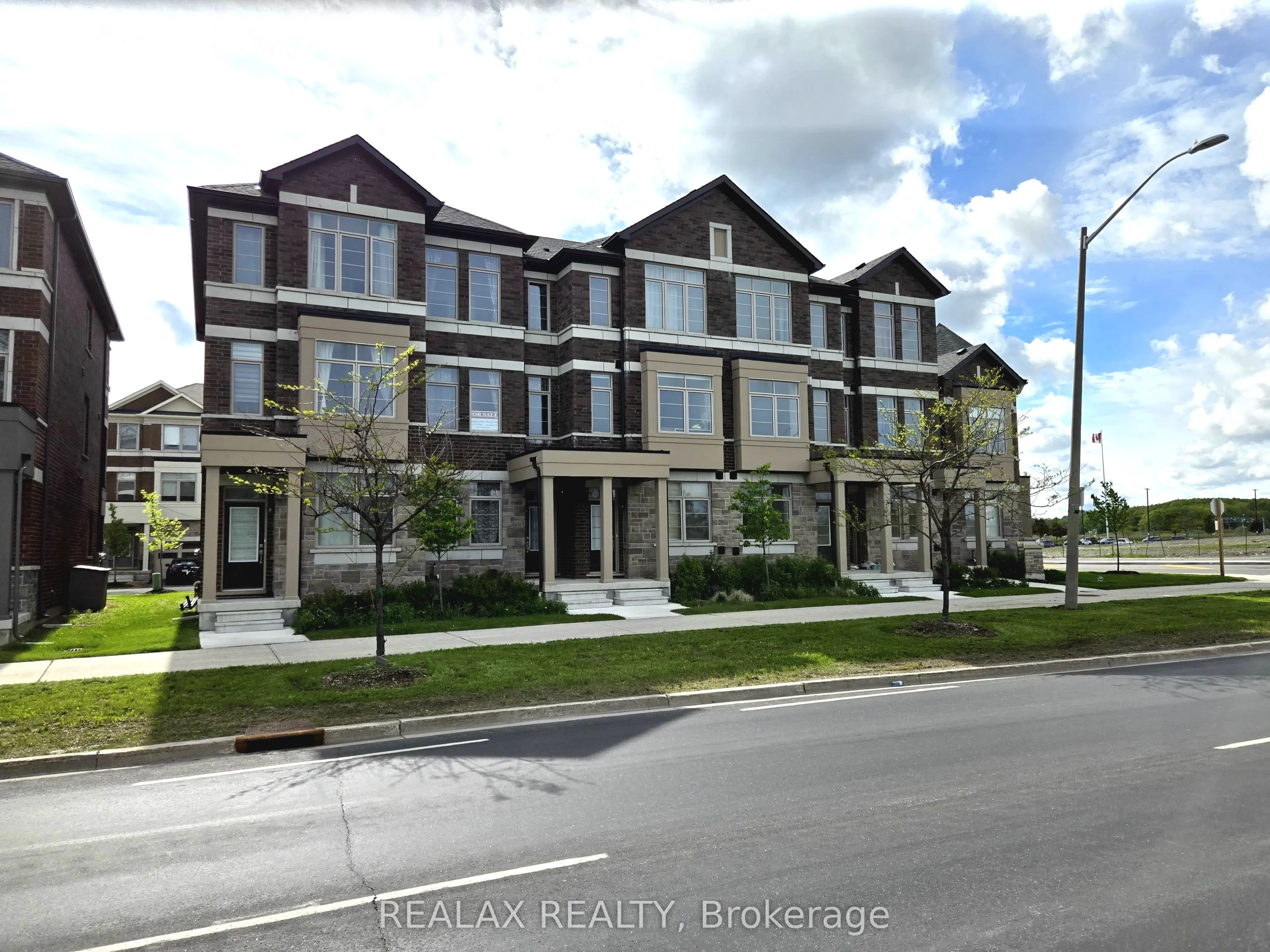 103 Carneros Way, Markham, ON L6B 1R2