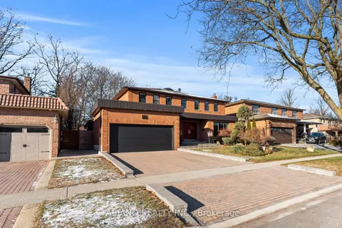 186 Wigwoss Drive, Vaughan, ON L4L 4H2