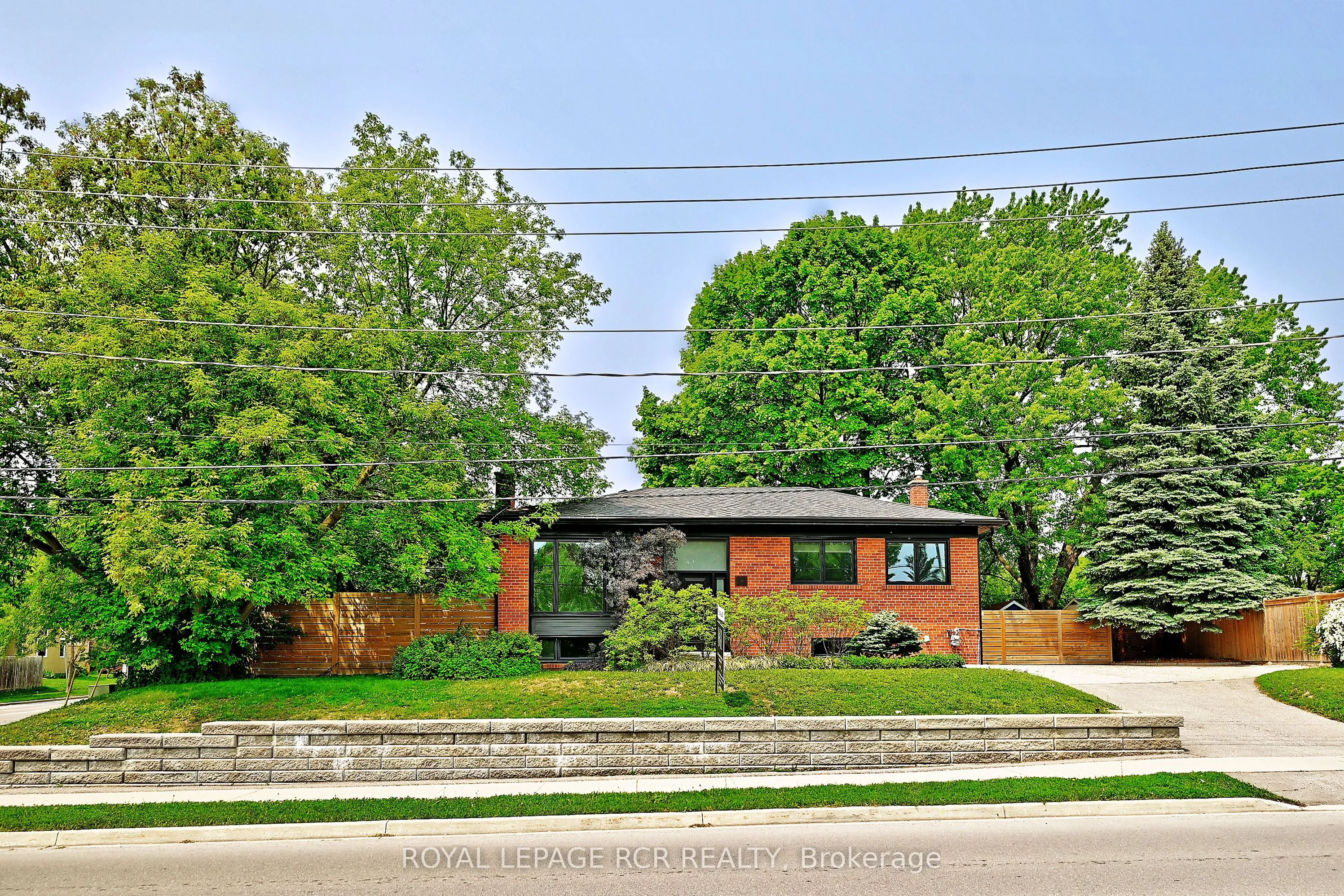 93 Queen Street, Newmarket, ON L3Y 2E7
