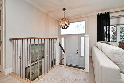 93 Queen Street, Newmarket, ON L3Y 2E7