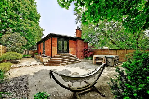 93 Queen Street, Newmarket, ON L3Y 2E7