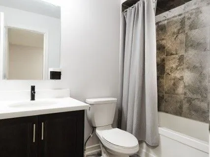 31 Frederick Taylor Way, East Gwillimbury, ON L0G 1M0
