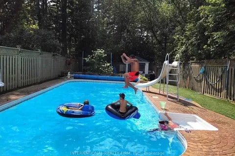 276 Sheridan Court, Newmarket, ON L3Y 8P9