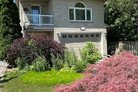 276 Sheridan Court, Newmarket, ON L3Y 8P9