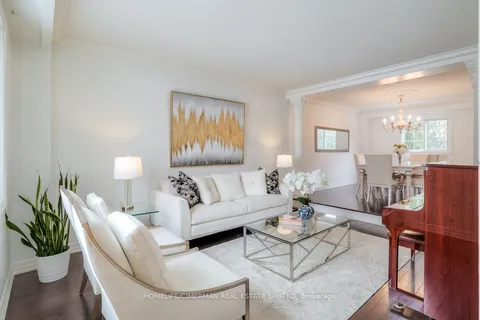 28 Dunvegan Drive, Richmond Hill, ON L4C 6K1