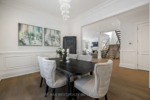 336 Pine Trees Court, Richmond Hill, ON L4C 5N4
