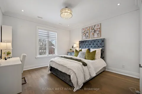 336 Pine Trees Court, Richmond Hill, ON L4C 5N4