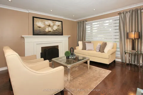 20 Paradise Avenue, Markham, ON L3P 3B9