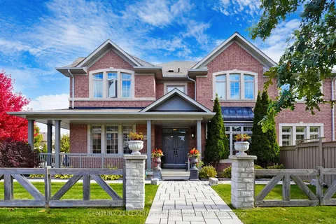165 MAVRINAC Boulevard, Aurora, ON L4G 0G6