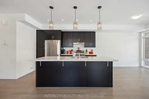 43 Griffith Street, Aurora, ON L4G 4A6
