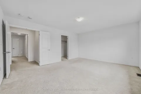 5 Valleo Street, Georgina, ON L4P 0J8