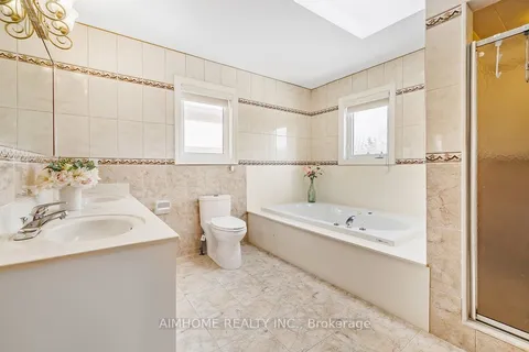 81 Somerset Crescent, Richmond Hill, ON L4C 8P1