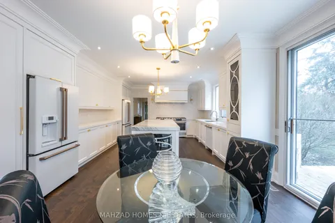 14 Prescott Court, Markham, ON L3T 5W7