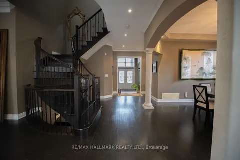 350 Paradelle Drive, Richmond Hill, ON L4E 4R6