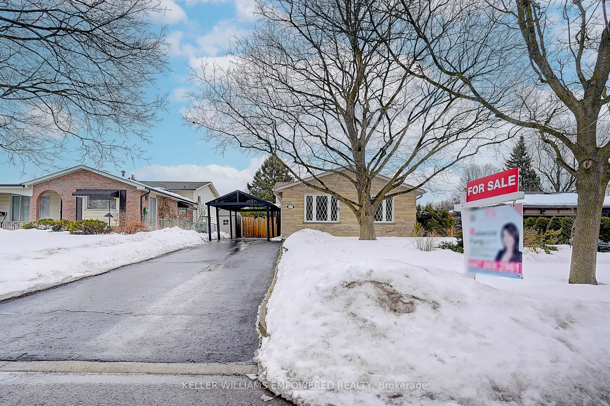17 Sir Kay Drive, Markham, ON L3P 2Y9