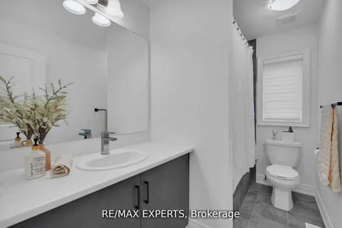 508 Seaview Heights, East Gwillimbury, ON L9N 0Y3