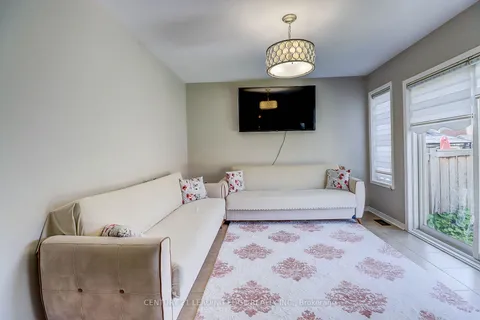 155 Webb Street, Bradford West Gwillimbury, ON L3Z 0B9