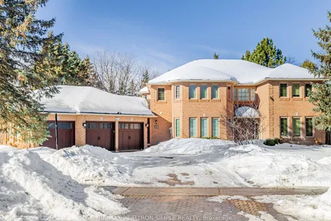 90 Treegrove Circle, Aurora, ON L4G 2J9