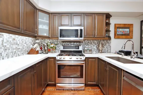 93 Benson Avenue, Richmond Hill, ON L4C 4E5