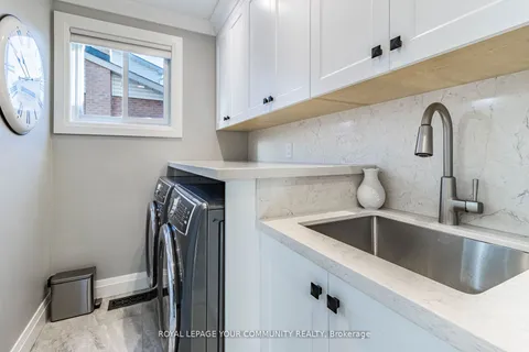 35 John Dexter Place, Markham, ON L3P 3G2