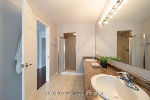 90 Collin Court, Richmond Hill, ON L4E 0X8