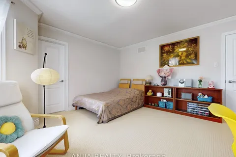 28 Lake Forest Drive, Richmond Hill, ON L4E 0B2