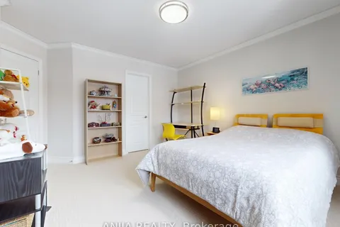 28 Lake Forest Drive, Richmond Hill, ON L4E 0B2