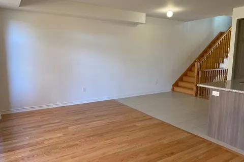 82 Puisaya Drive, Richmond Hill, ON L4E 1L2